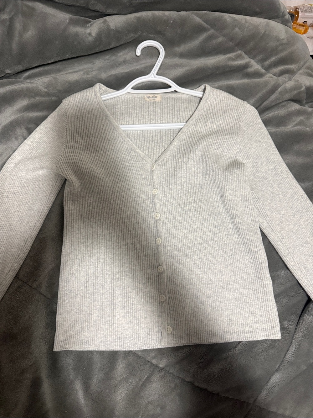 John Galt Brandy Melville Light Gray Ribbed V-Neck Button Sweater Cardigan